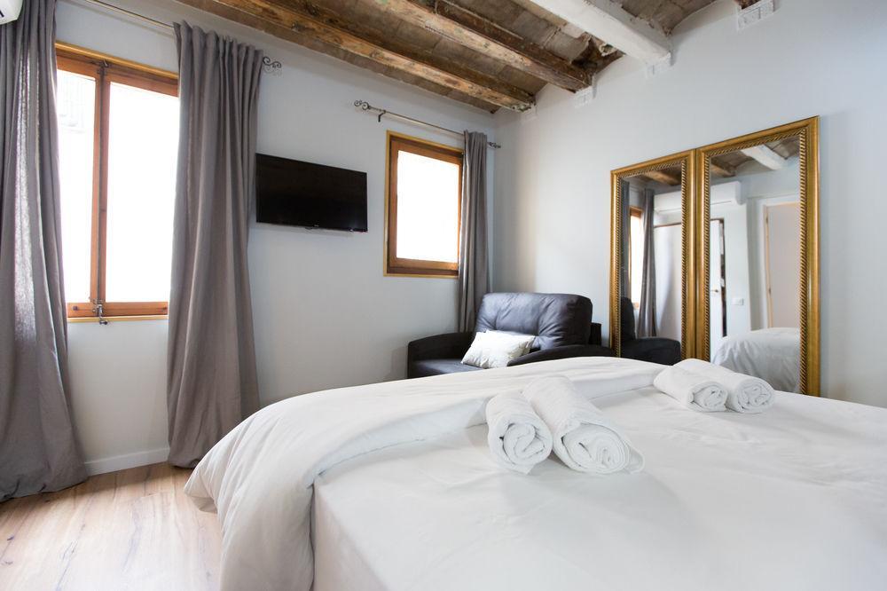 En Ferran By The Streets Hotel Барселона Екстериор снимка