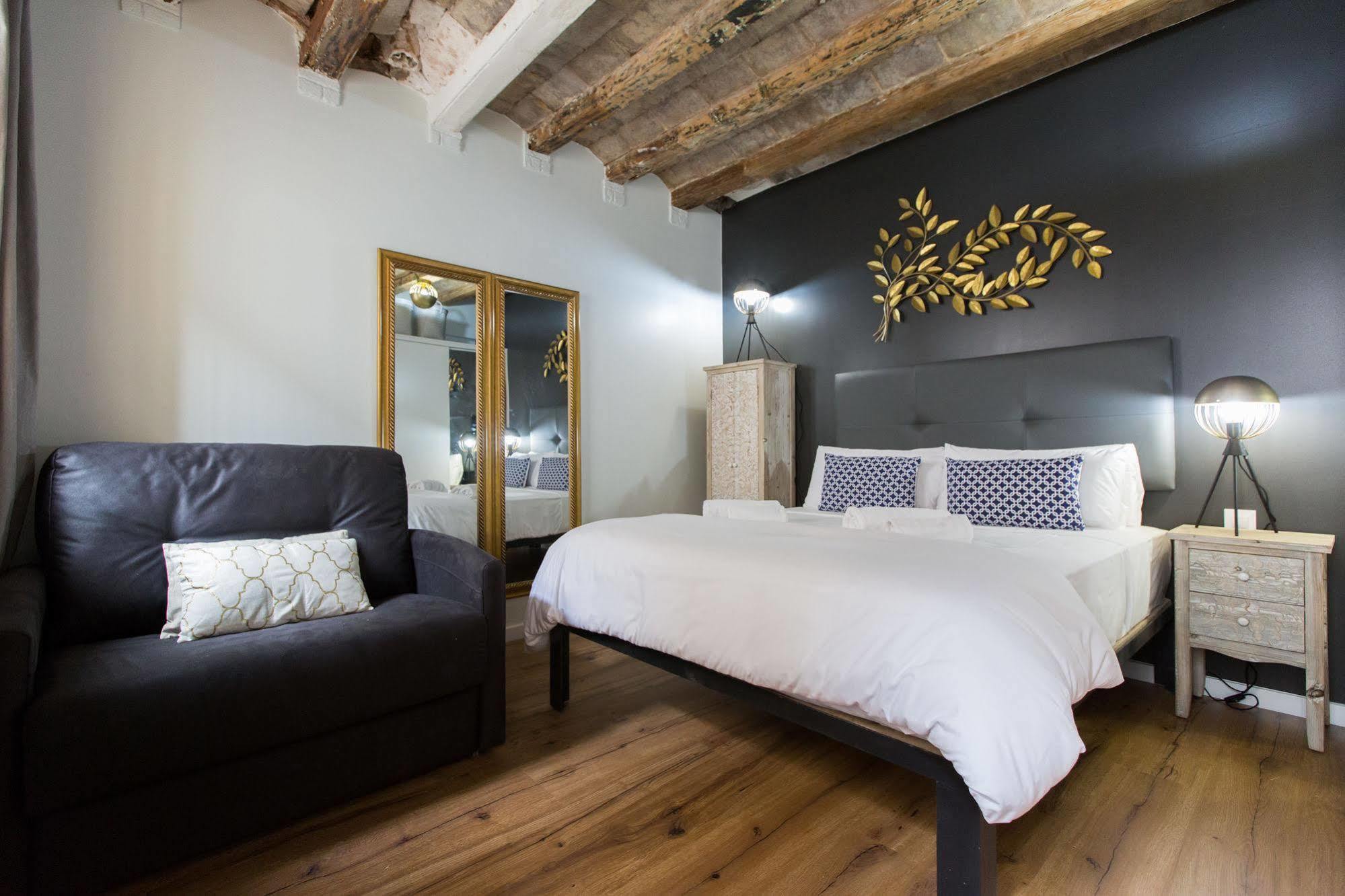 En Ferran By The Streets Hotel Барселона Екстериор снимка